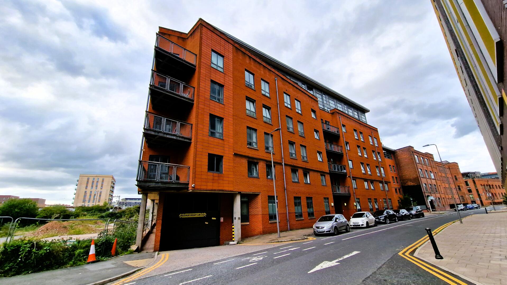 2 Lake House 66 Ellesmere Street Castlefield Locks